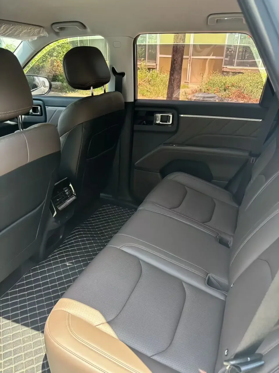Wuling Starlight 560 PHEV Starlight 560 PHEV 2026 125km Luxury 2025 — thumbnail 3