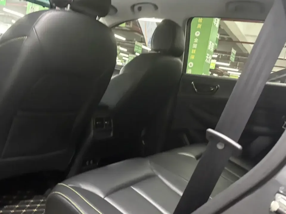 Roewe RX5 Roewe RX5 2022 330TGI Automatic National Trend Edition 2022 — thumbnail 3