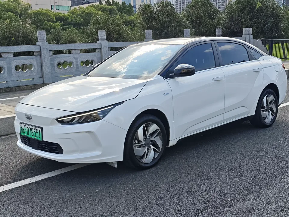 Geely Geometry A Geely Geometry A 2022 Pro 600KM Red Apple Plus 2022 — photo 1, buy with delivery to Moscow