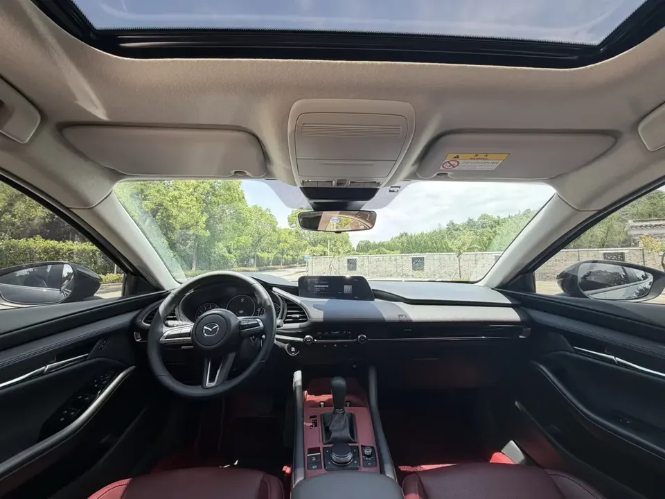 Mazda Axela Mazda3 Angkesela 2022 2.0L Automatic Elegant Edition 2022 — thumbnail 3