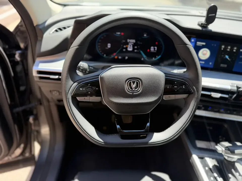 Changan CS35 Plus Changan CS35 PLUS 2023 Enjoyable Edition Blue Whale NE 1.4T DCT Luxury Edition 2023 — thumbnail 4