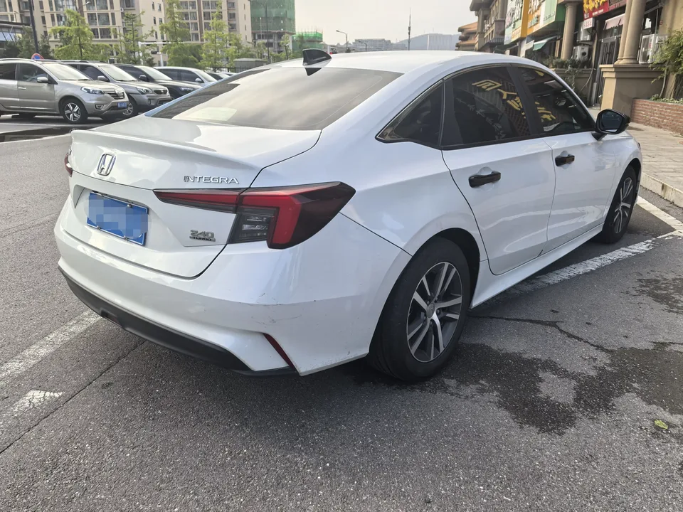 Honda Integra Style 2023 240TURBO CVT Leading Edition 2024 — thumbnail 4