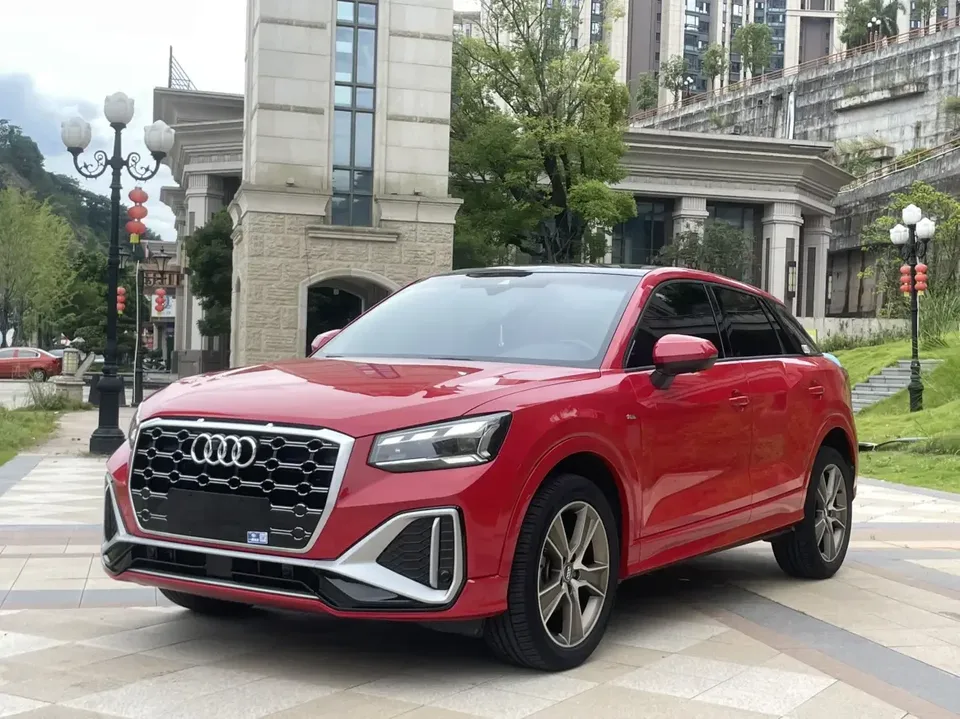 Audi Q2L Audi Q2L 2022 35 TFSI Stylish Dynamic 2022 — photo 1, buy with delivery to Moscow