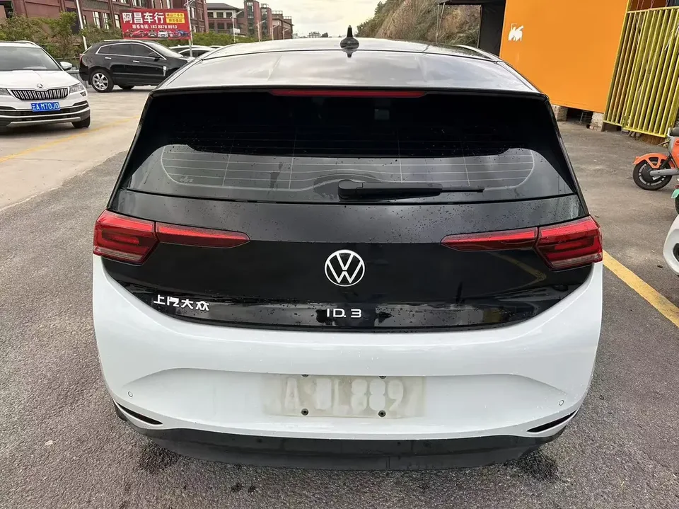 Volkswagen ID.3 Volkswagen ID.3 2023 Upgraded Smart Edition 2023 — thumbnail 2