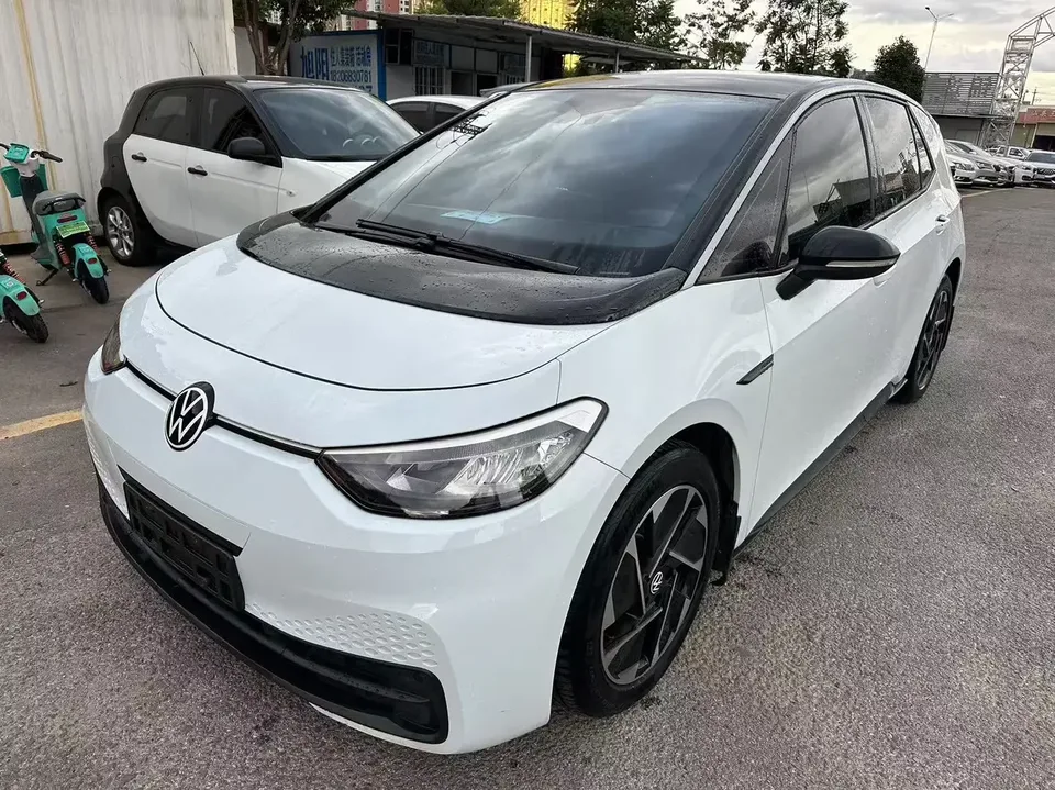 Volkswagen ID.3 Volkswagen ID.3 2023 Upgraded Smart Edition 2023 — photo 1, buy with delivery to Moscow