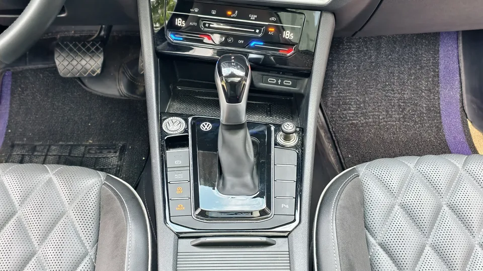 Volkswagen Sagitar Sagitar 2024 300TSI DSG Excellence Edition 2024 — миниатюра 4