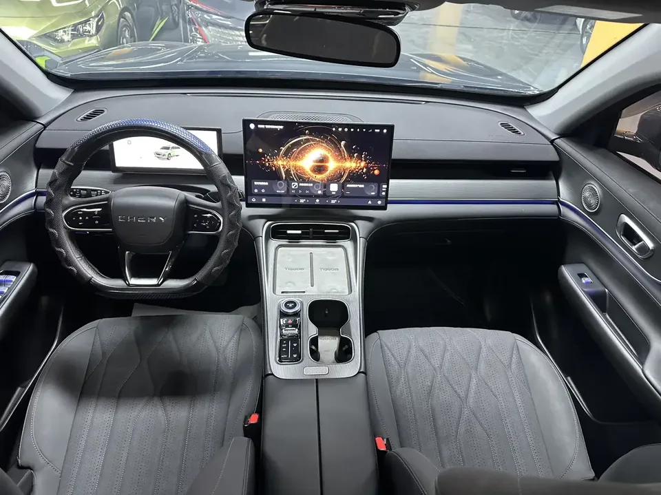 Chery Tiggo 8 PLUS Tiggo 8 PLUS 2025 Kunpeng 290TGDI DCT Luxury 7-seater 2024 — thumbnail 4