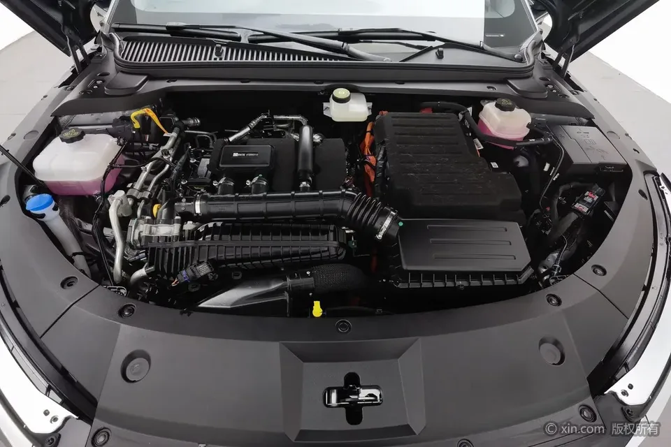 BYD Qin L DM Qin L DM 2025 Intelligent Driving Edition DM-i 80KM Leading Edition 2025 — миниатюра 2