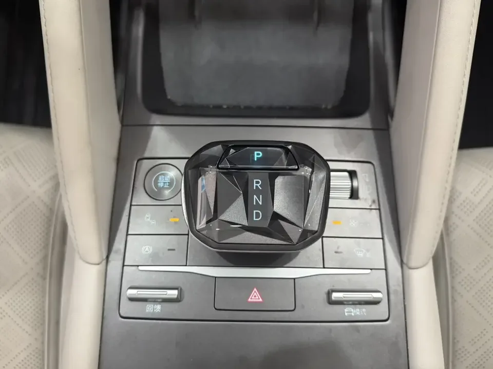 BYD Yuan Up Yuan UP 2024 401KM Surpassing Type 2024 — thumbnail 3