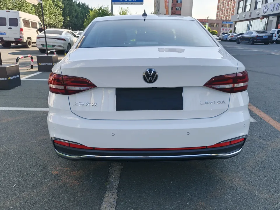 Volkswagen Lavida Lavida 2023 1.5L Automatic Fully Edition 2023 — thumbnail 2
