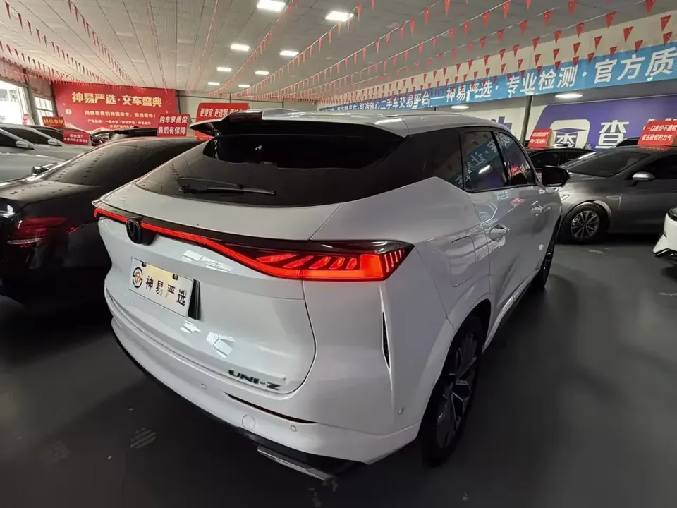 Changan UNI-Z PHEV Changan UNI-Z PHEV 2024 Blue Whale iDD 125KM Excellence 2024 — thumbnail 4