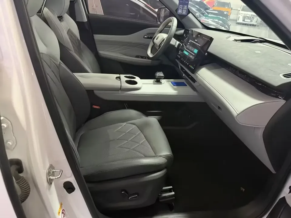 Changan UNI-Z PHEV Changan UNI-Z PHEV 2024 Blue Whale iDD 125KM Excellence 2024 — thumbnail 5