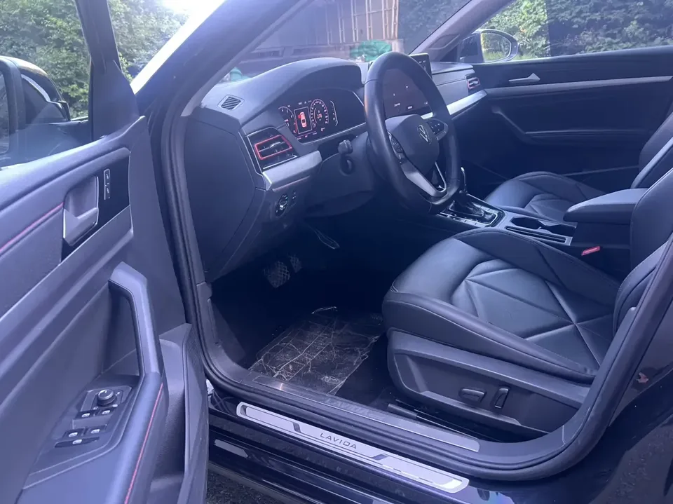 Volkswagen Lavida Lavida 2023 280TSI DSG Starry Sky Forever Edition 2022 — миниатюра 5
