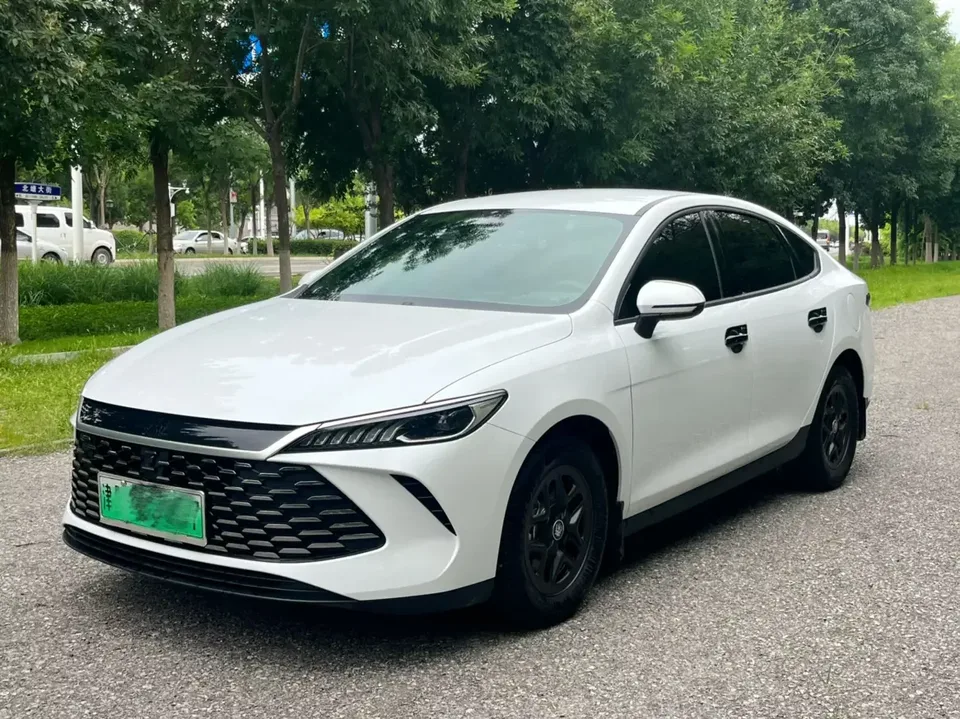 BYD Qin PLUS DM Qin PLUS DM 2025 DM-i 55KM Intelligent Driving Edition Leading Edition 2025 — photo 1, buy with delivery to Moscow