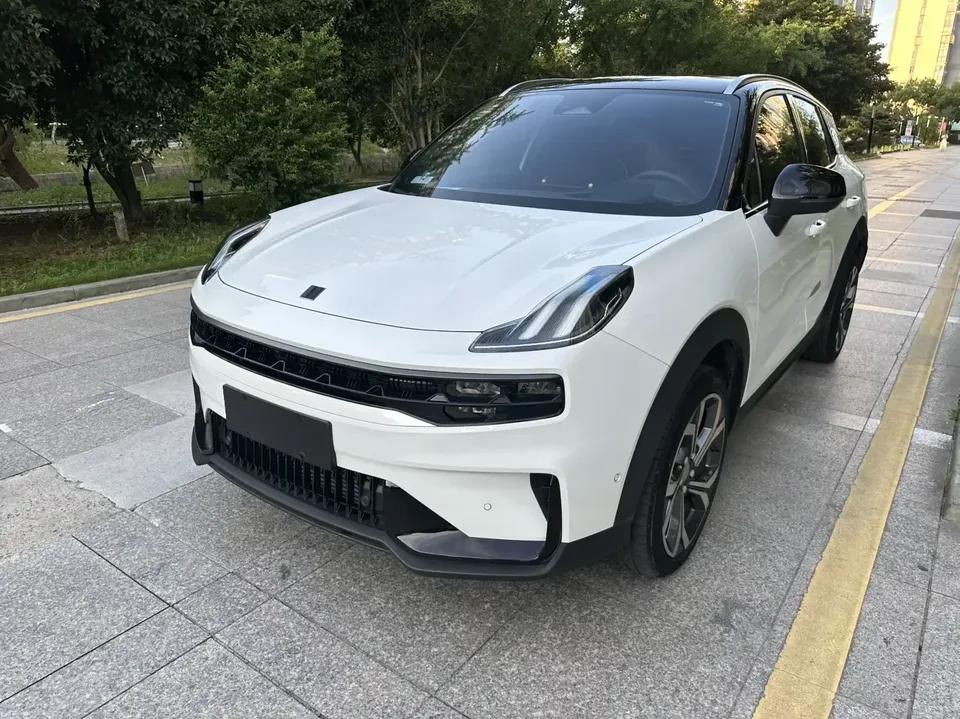 Lynk & Co 06 Lynk & Co 06 2023 Remix 1.5T Hero 2024 — photo 1, buy with delivery to Moscow