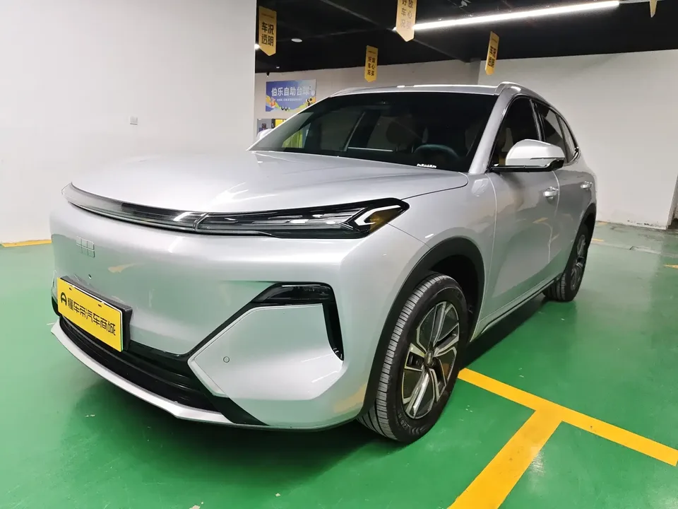 Geely Galaxy Starship 7 EM-i Galaxy Starship 7 EM-i 2025 120KM Exploration+ 2024 — photo 1, buy with delivery to Moscow