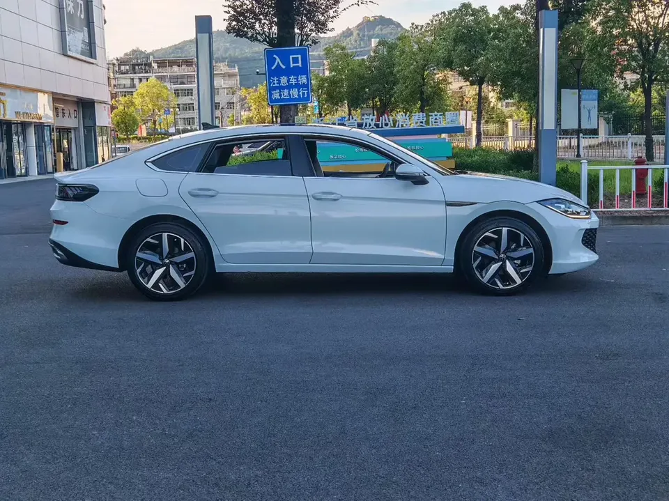 Volkswagen Lamando Lingdu 2024 Lingdu L 280TSI DSG Hot Edition 2024 — thumbnail 2