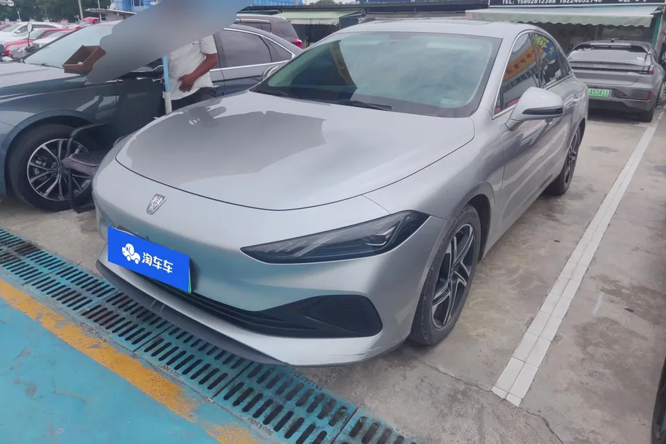 Roewe D7 DMH Roewe D7 DMH 2023 125 Excellence Edition 2024 — photo 1, buy with delivery to Moscow