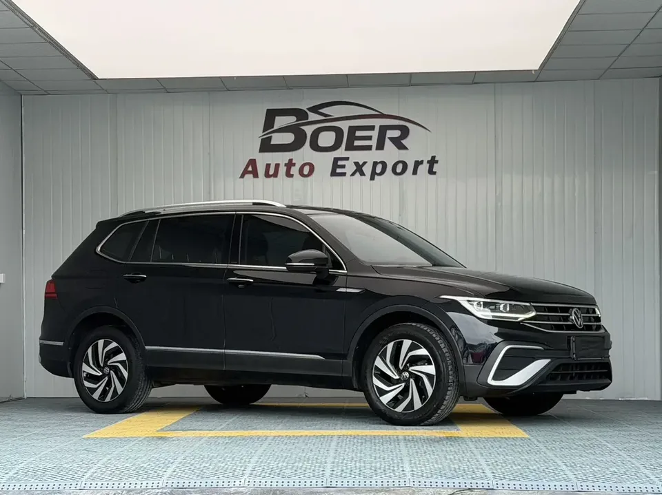 Volkswagen Tiguan L Tiguan L 2023 280TSI Limited Edition 2022 — photo 1, buy with delivery to Moscow