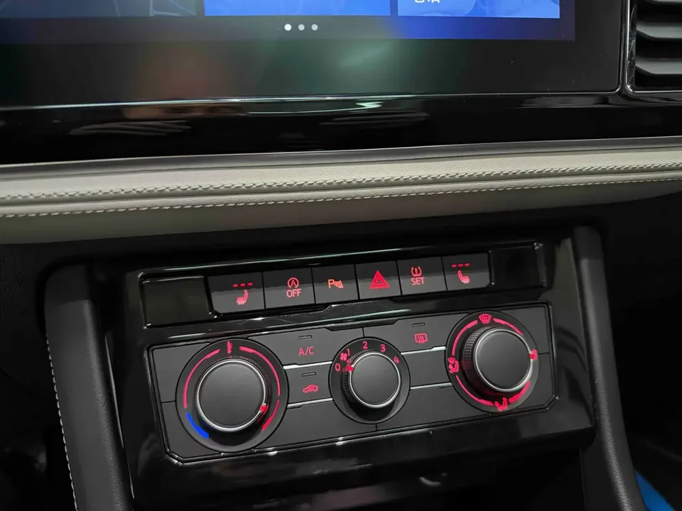 Jetta VS7 Jetta VS7 2022 Black Edge 1.4T Automatic Honor Edition Pro 2023 — thumbnail 3