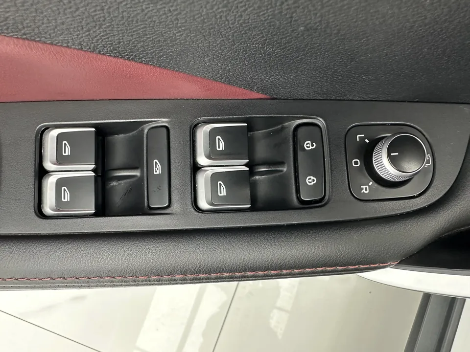 Geely Coolray SX11 Binyue 2021 240T DCT Diamond Edition 2022 — thumbnail 5