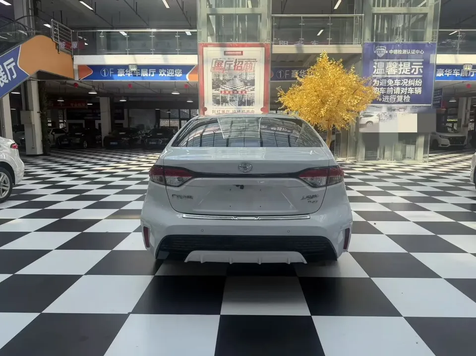 Toyota Levin Lei Ling 2022 185T CVT Sports Edition 2022 — thumbnail 2