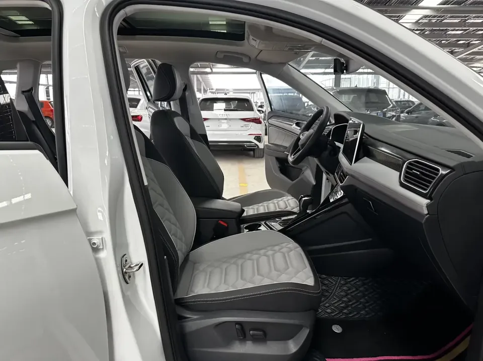 Volkswagen Tayron Tanyue 2023 280TSI 2WD Luxury Plus Advanced Edition 2023 — thumbnail 4