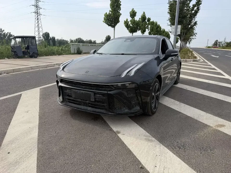 Lynk & Co 03 Lynk & Co 03 2023 1.5TD DCT Jin Pro 2022 — photo 1, buy with delivery to Moscow