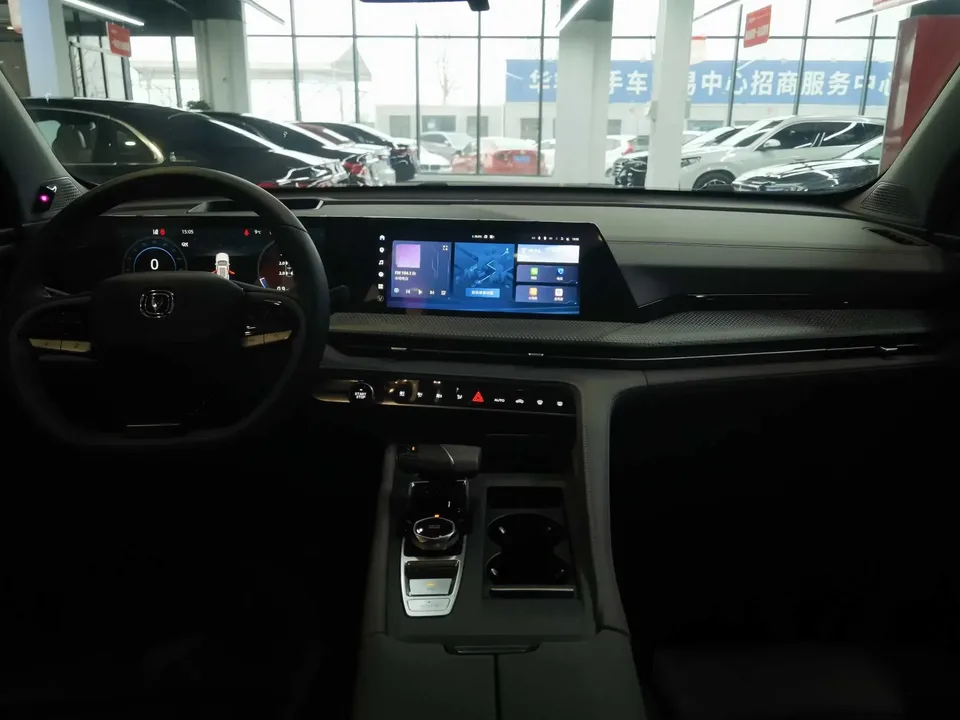 Changan CS75PLUS Changan CS75 PLUS 2022 Second generation 1.5T automatic pilot model 2023 — thumbnail 4