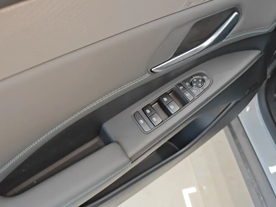 BYD Qin PLUS DM Qin PLUS DM 2026 DM-i 210KM Progressive 2026 — thumbnail 5