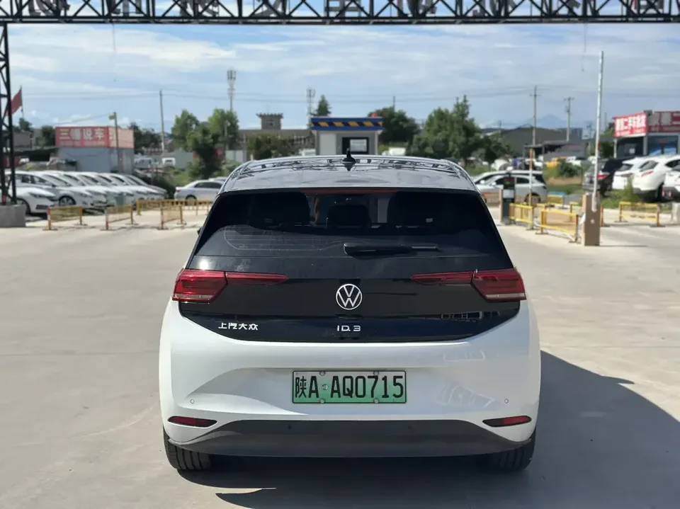 Volkswagen ID.3 Volkswagen ID.3 2025 Smart Model 2024 — thumbnail 2