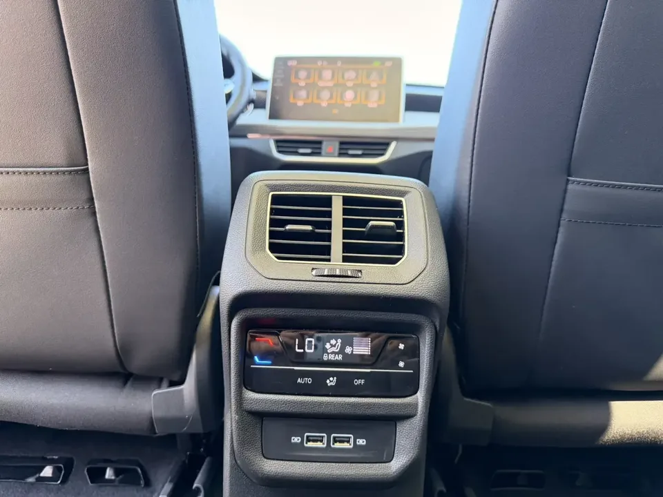 Volkswagen Tayron Tanyue 2023 280TSI 2WD Luxury Plus Advanced Edition 2023 — thumbnail 3