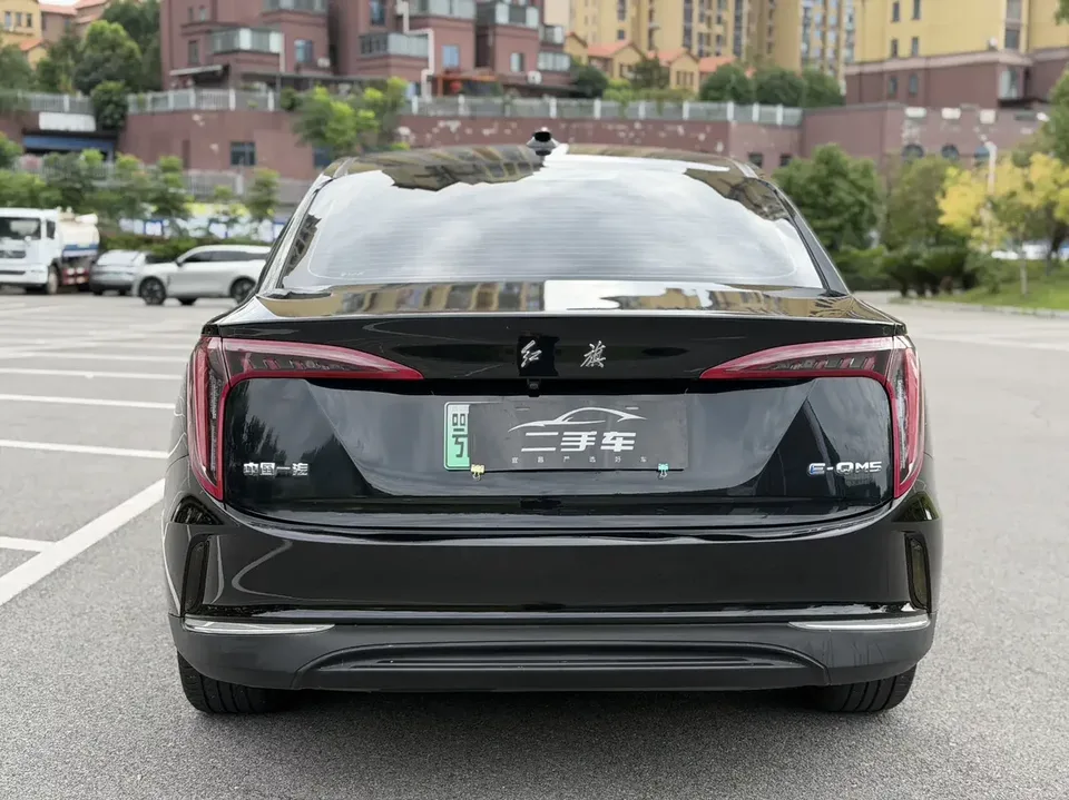 Hongqi E-QM5 Hongqi E-QM5 2023 Basic travel version 2023 — thumbnail 2