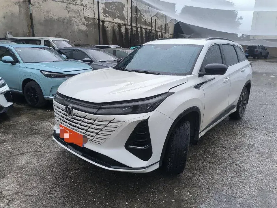 Changan CS75PLUS Changan CS75 PLUS 2024 The third generation champion version 1.5T automatic intelligent driving strong navigation 2024 — photo 1, buy with delivery to Moscow