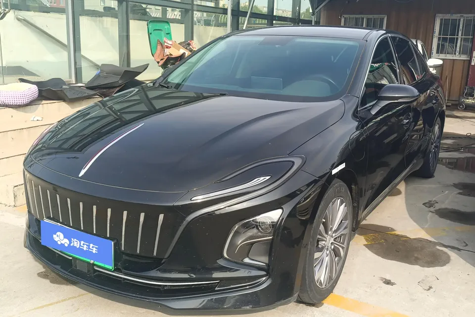 Hongqi E-QM5 Hongqi E-QM5 2023 Basic travel version 2023 — photo 1, buy with delivery to Moscow