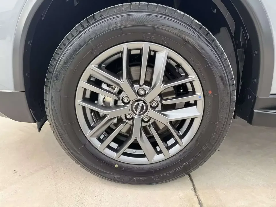 Nissan X-Trail Qijun 2025 Honor 2.0L 2WD Leading Edition 2025 — миниатюра 3