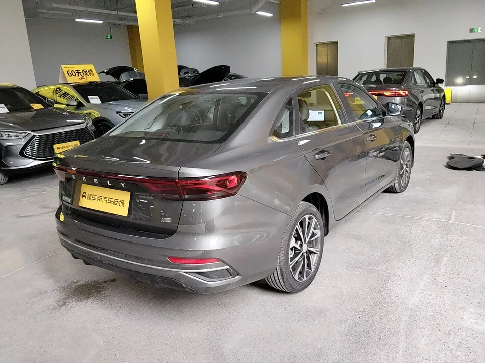 Geely Emgrand emgrand 2026 4 Million Commemorative Edition 1.5L CVT Flying Model 2026 — миниатюра 2
