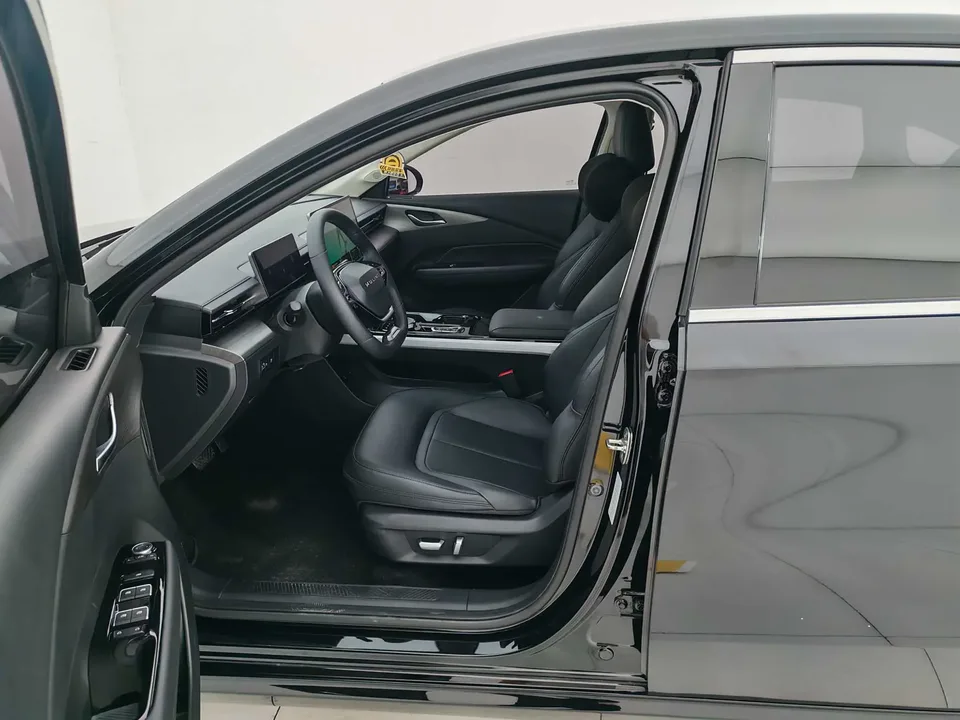 Wuling Starlight PHEV Wuling Starlight PHEV 2023 150 Advanced Version 2024 — thumbnail 5