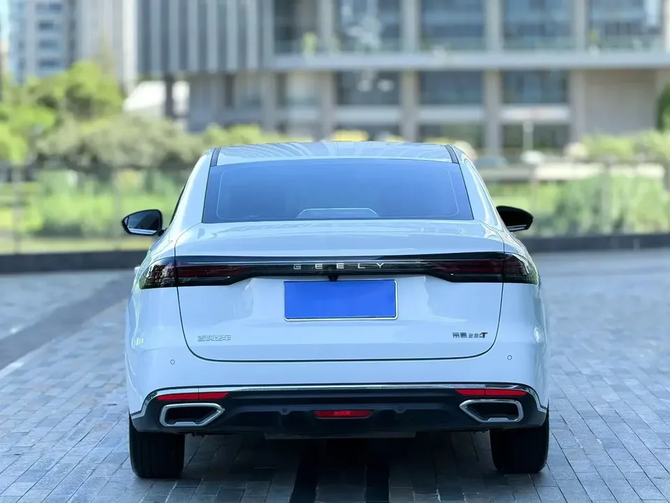 Geely Emgrand emgrand 2026 5th Generation 1.5T DCT Premium 2025 — миниатюра 2