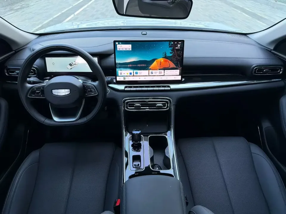 Geely Emgrand emgrand 2026 5th Generation 1.5T DCT Premium 2025 — миниатюра 5