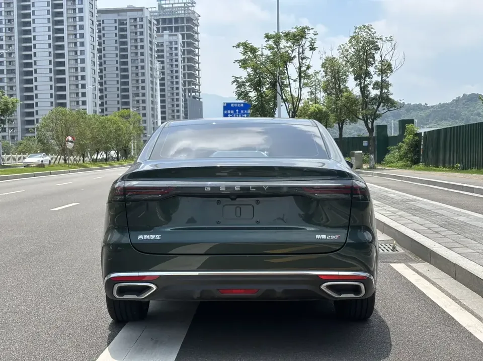 Geely Emgrand emgrand 2026 5th Generation 1.5T DCT Flagship Model 2025 — thumbnail 2