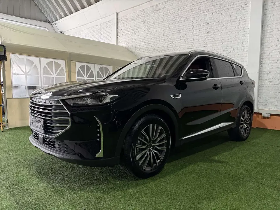 Jetour Jietu X70 PLUS Jietu X70 PLUS 2023 Ziqiang version 1.5T DCT Ziqiang PRO 5 seats 2024 — photo 1, buy with delivery to Moscow