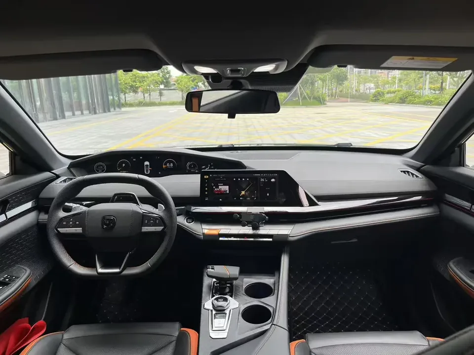 Changan UNI-V Changan UNI-V 2023 1.5T Premium 2024 — thumbnail 3