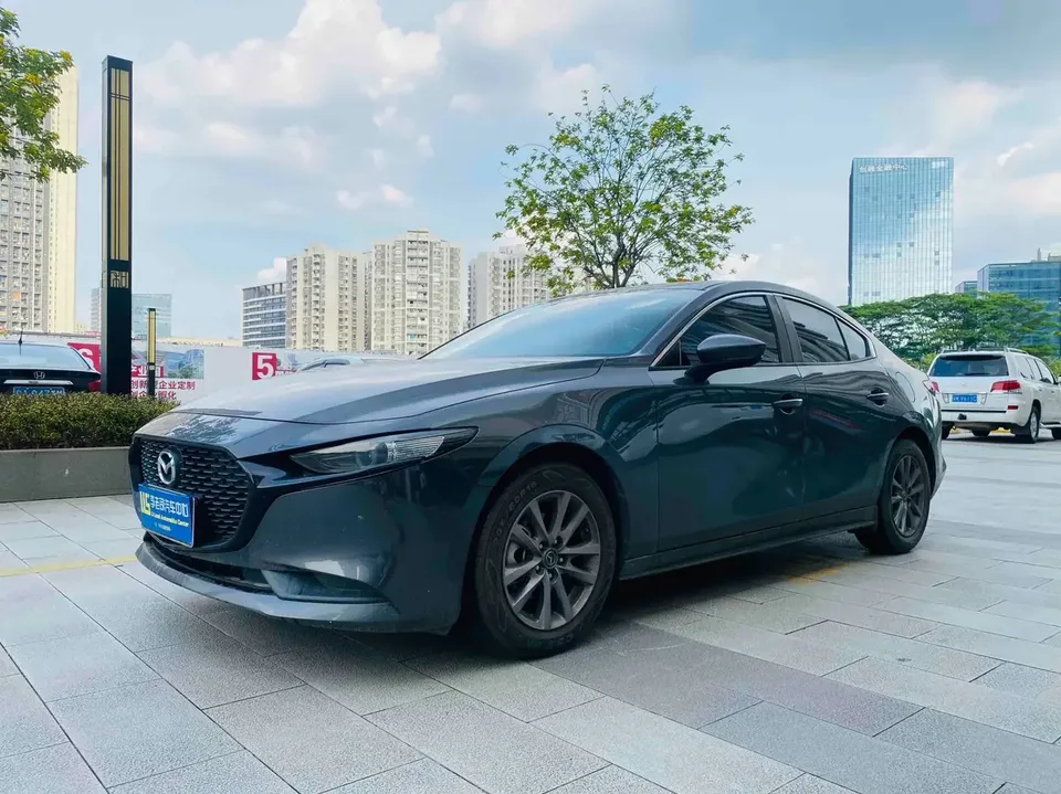 Mazda Axela Mazda3 Angkesela 2021 2.0L Automatic Quality Edition 2022 — photo 1, buy with delivery to Moscow