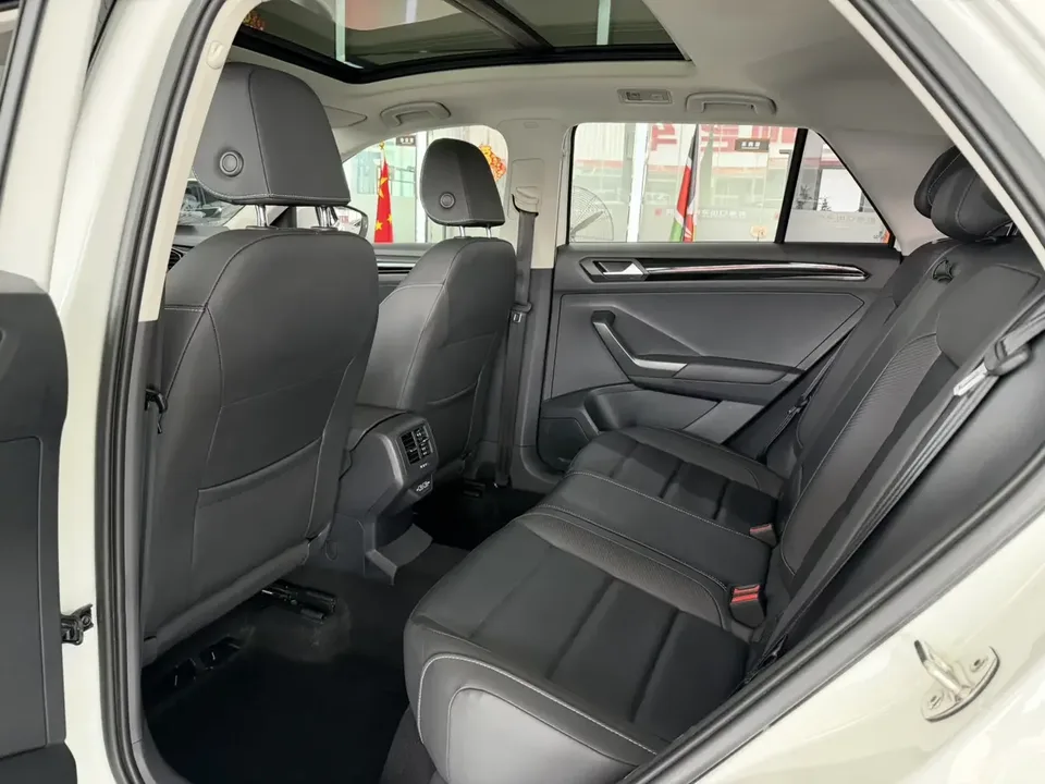 Volkswagen T-Roc TANG 2022 280TSI DSG 2WD Comfort PLUS 2023 — thumbnail 4