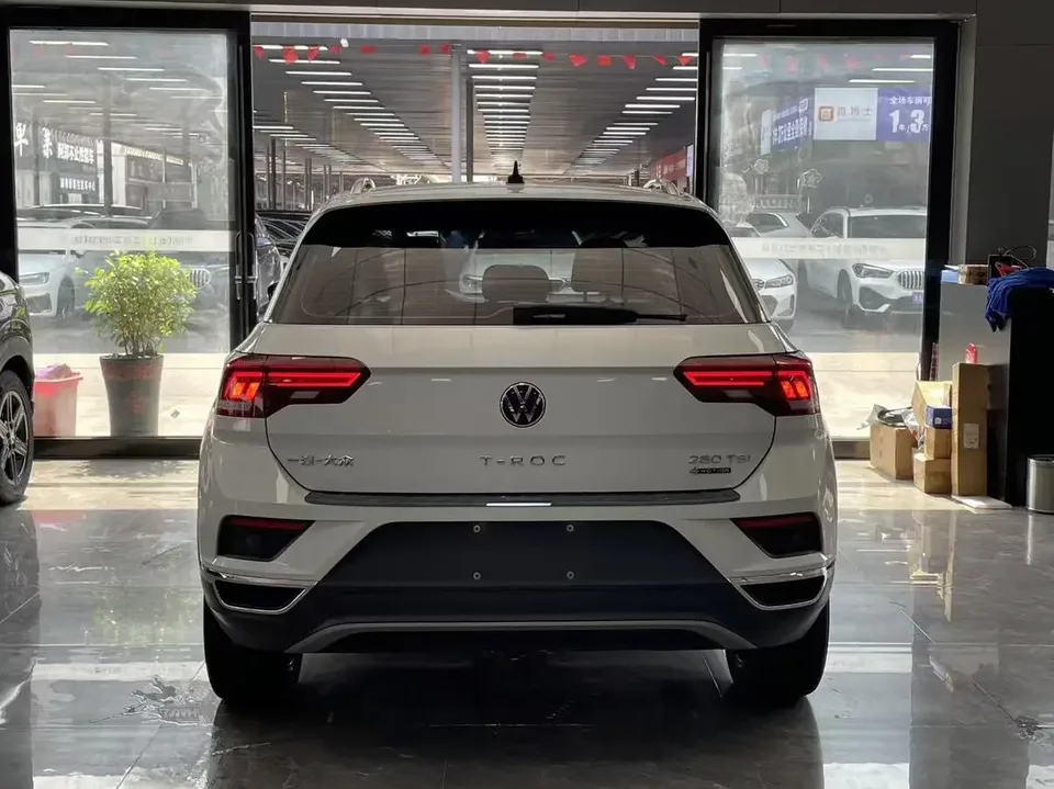Volkswagen T-Roc TANG 2021 Modified 280TSI DSG 4WD Luxury Smart Edition 2022 — миниатюра 2