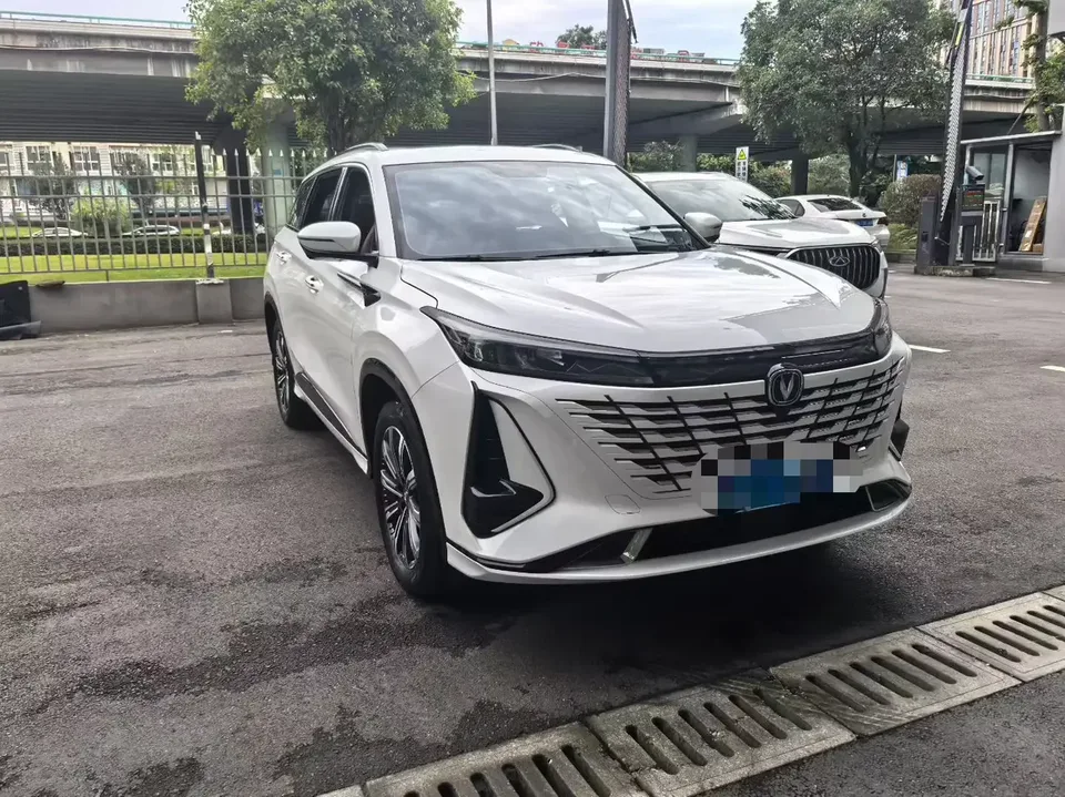Changan CS75PLUS Changan CS75 PLUS 2024 The third generation champion version 1.5T automatic intelligent driving strong navigation 2024 — thumbnail 3