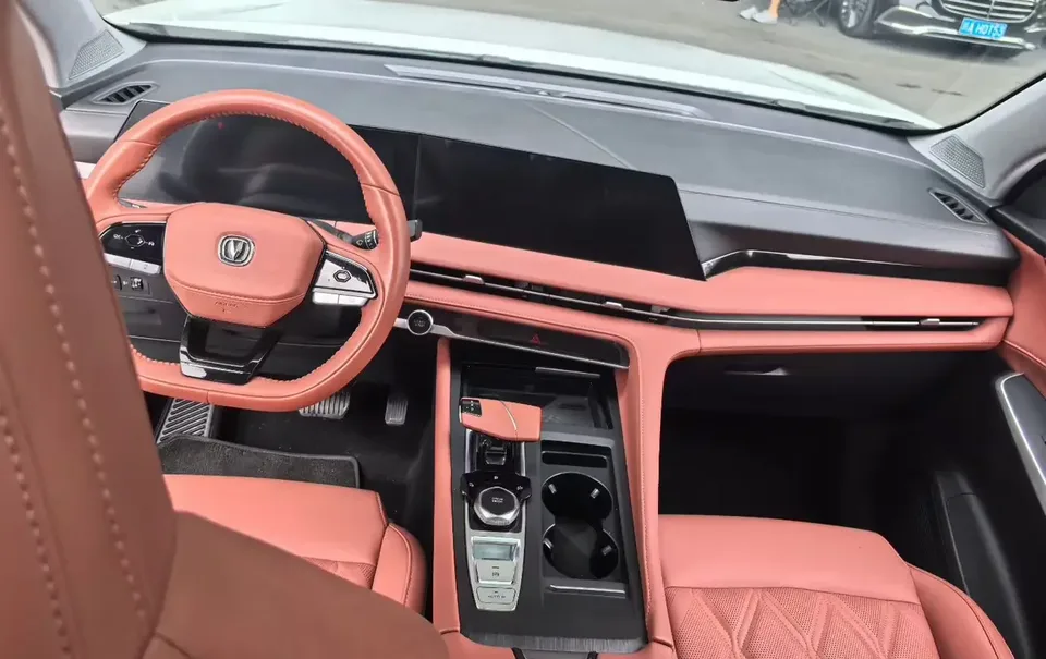 Changan CS75PLUS Changan CS75 PLUS 2024 The third generation champion version 1.5T automatic intelligent driving strong navigation 2024 — thumbnail 4