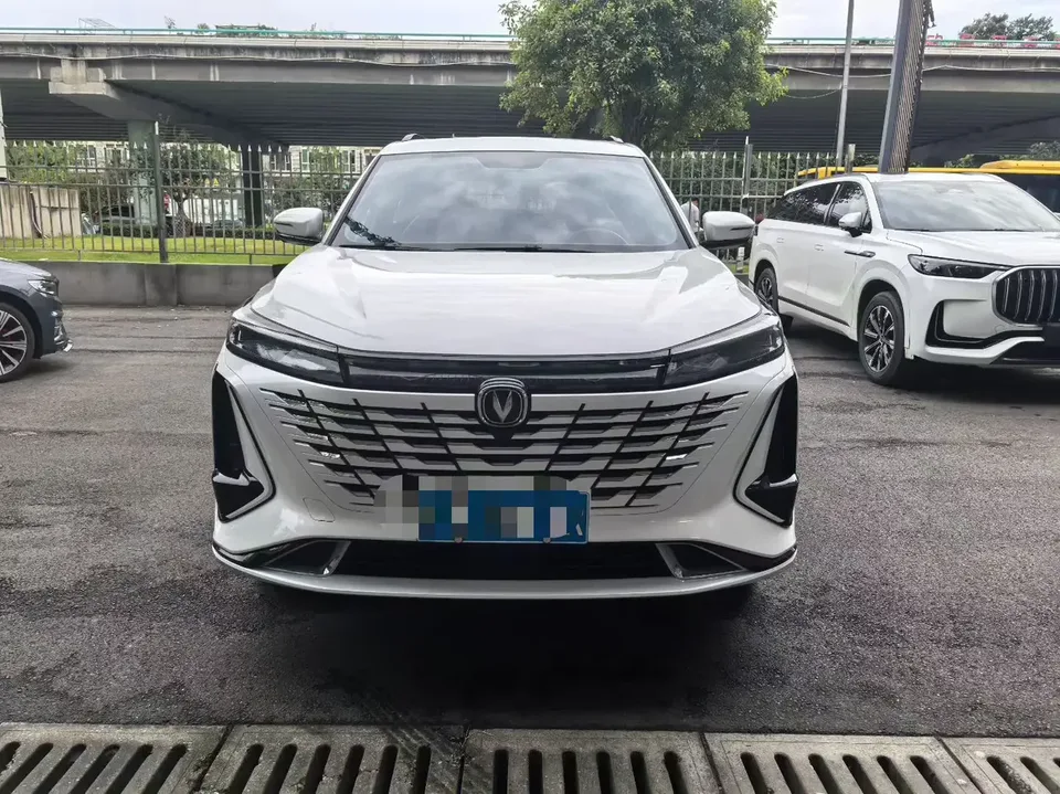 Changan CS75PLUS Changan CS75 PLUS 2024 The third generation champion version 1.5T automatic intelligent driving strong navigation 2024 — photo 1, buy with delivery to Moscow
