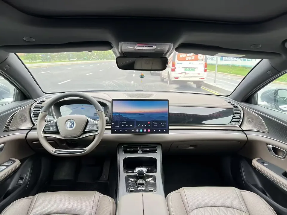 BYD Han DM Chinese DM 2022 DM-i 121KM Premium 2022 — миниатюра 3